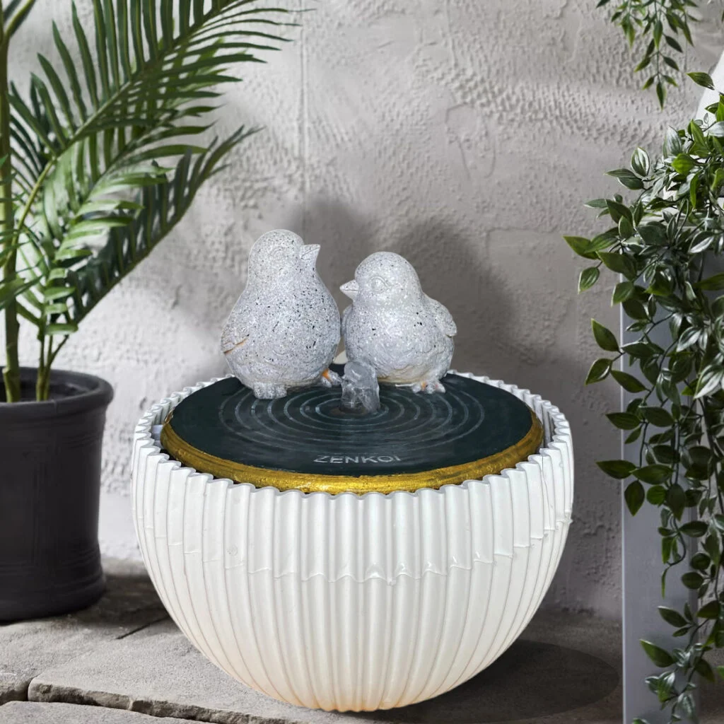 thác nước phong thuỷ giúp tạo ẩm nhẹ không ám hơi giấy tờ