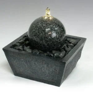 đồ decor bàn đèn vàng ấm tạo không khí thư thái