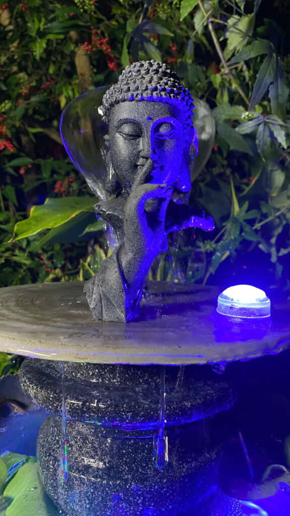 hướng dẫn kết hợp thảm âm thanh với đài phun nước để bàn khi thiền giảm vang phòng