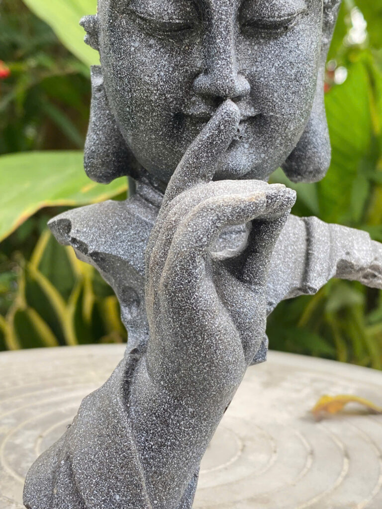 đài phun nước để bàn dùng chung cho thiền và yoga nhẹ: lưu ý vị trí đặt